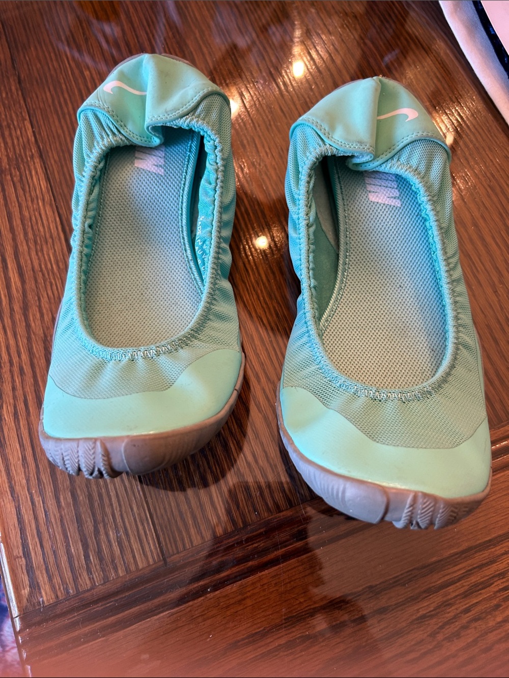 Ladies  Slip-On Athletic Flats in Mint Green